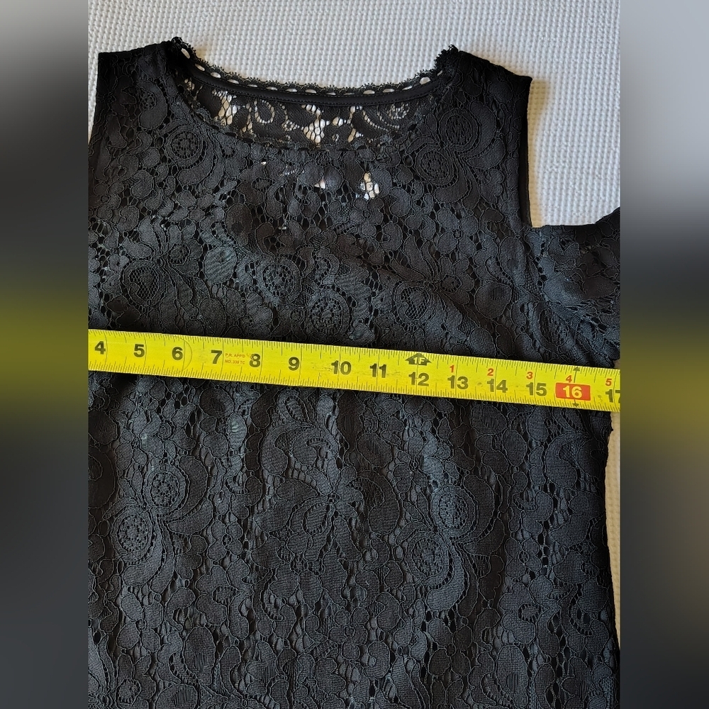 Isaac Mizrahi Black Lace Cold Shoulder Blouse Size XS - Picture 4 of 8